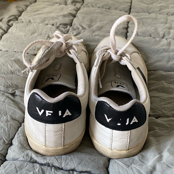 VEJA Campo Logo Sneakers - Picture 6 of 15